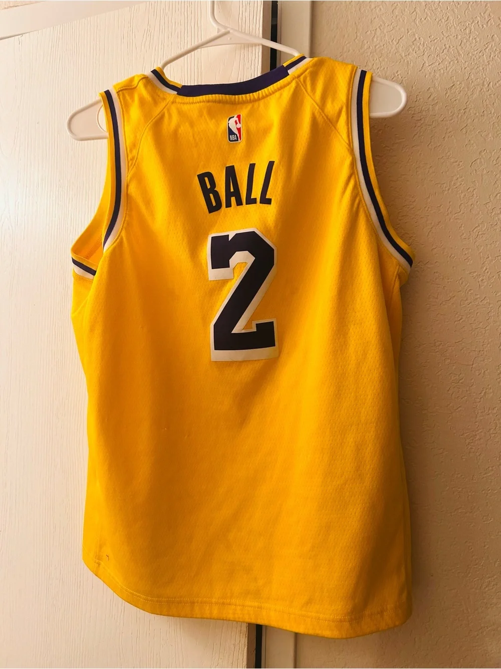 Youth Large Nike Lakers Jersey